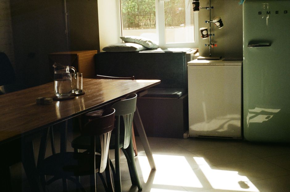 Table petit-déjeuner vide matin café cuisine